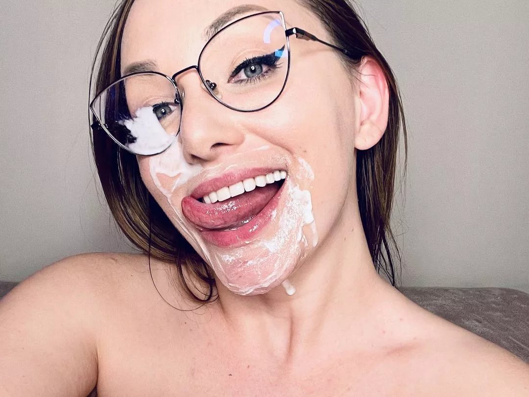 Offline xLETTYx on Streamate