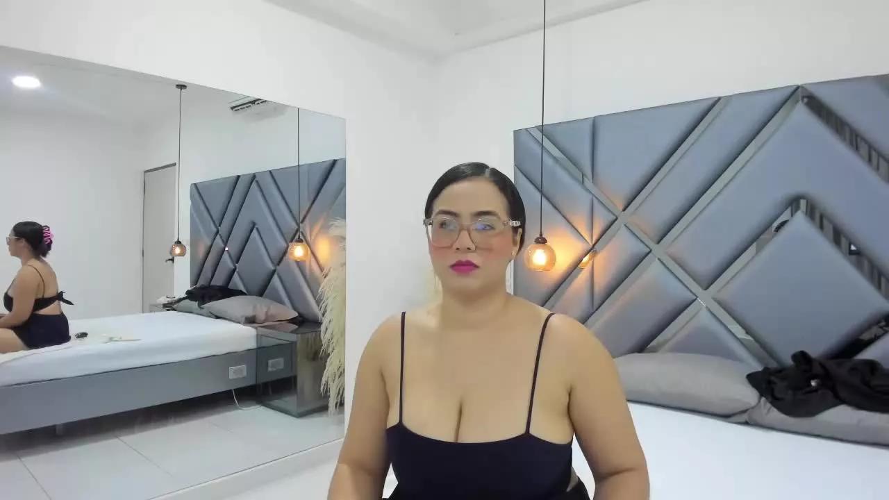 Ali_Hamilton on Streamray 