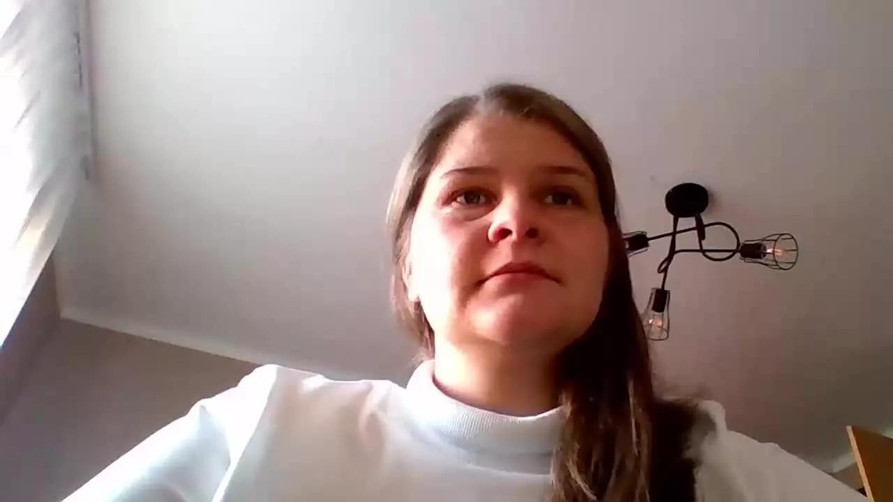 CarolineHeart on Streamray 
