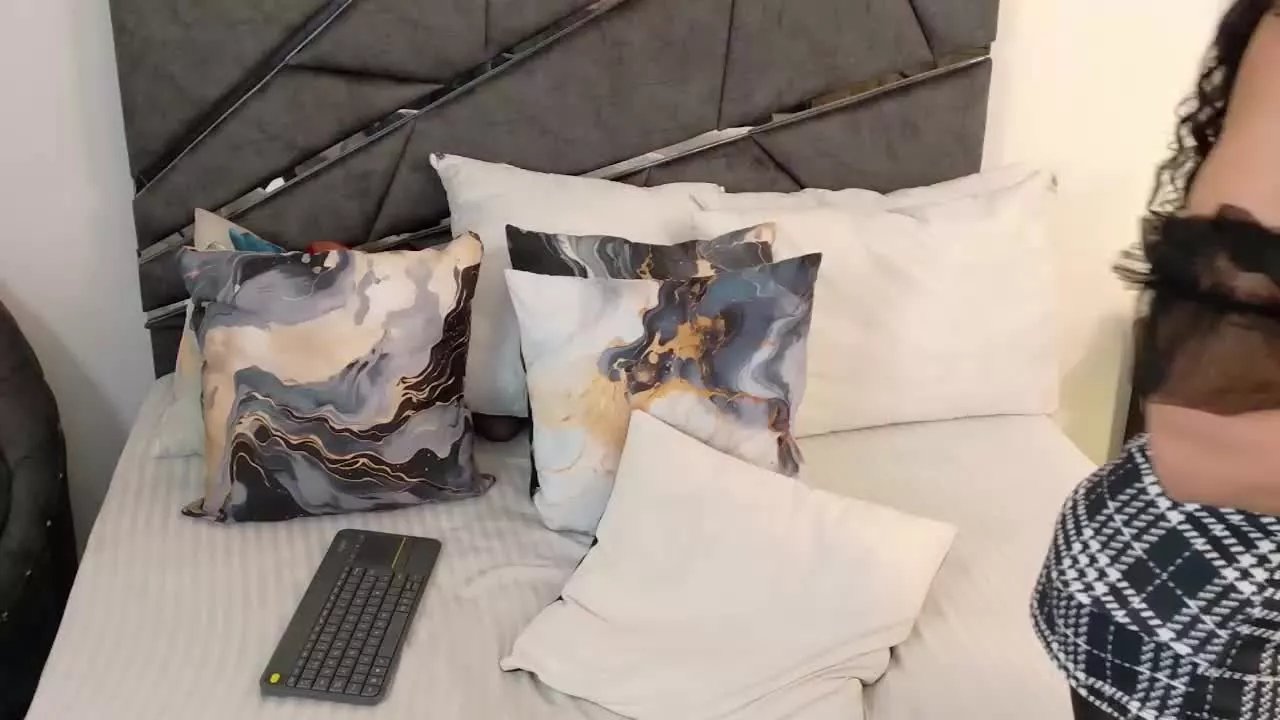 Offline CatlinBouvierr on Streamray