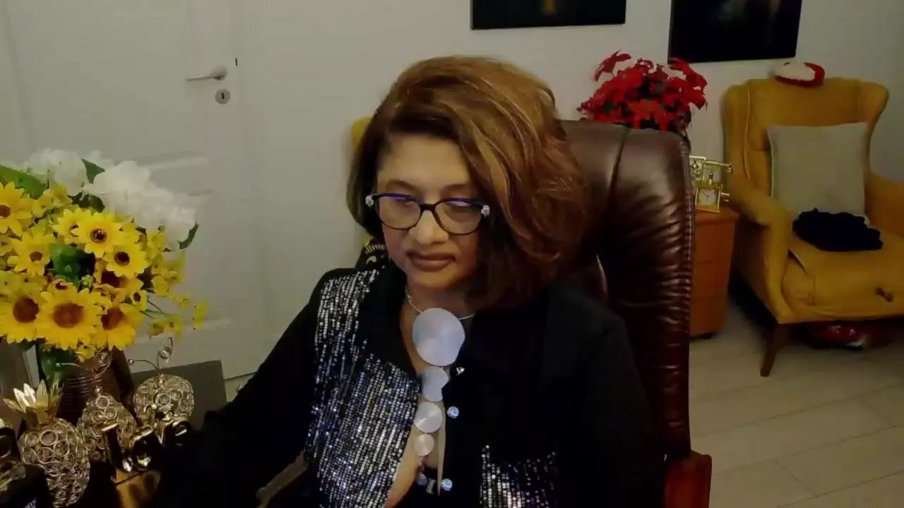 Freechat ClassybutNaughty on Streamray