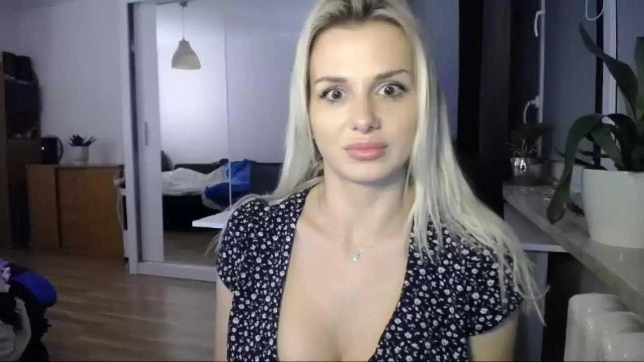 CorneliaDoll on Streamray 