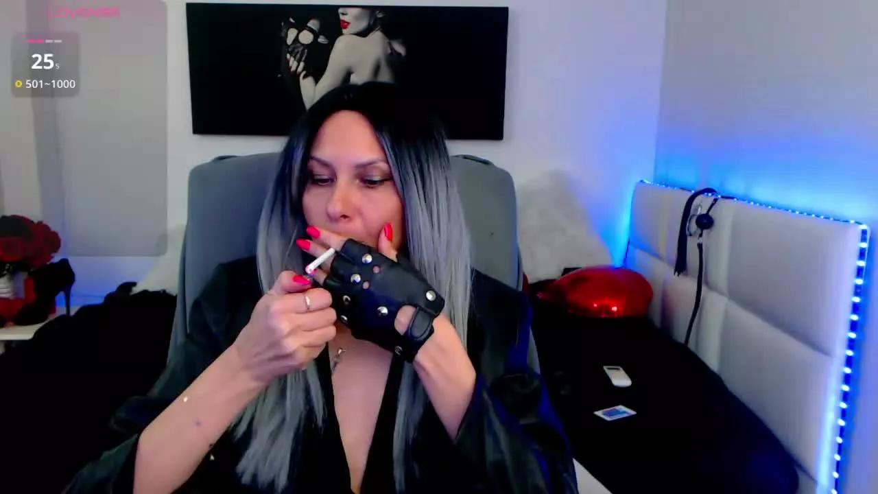 EvelynQueen on Streamray 