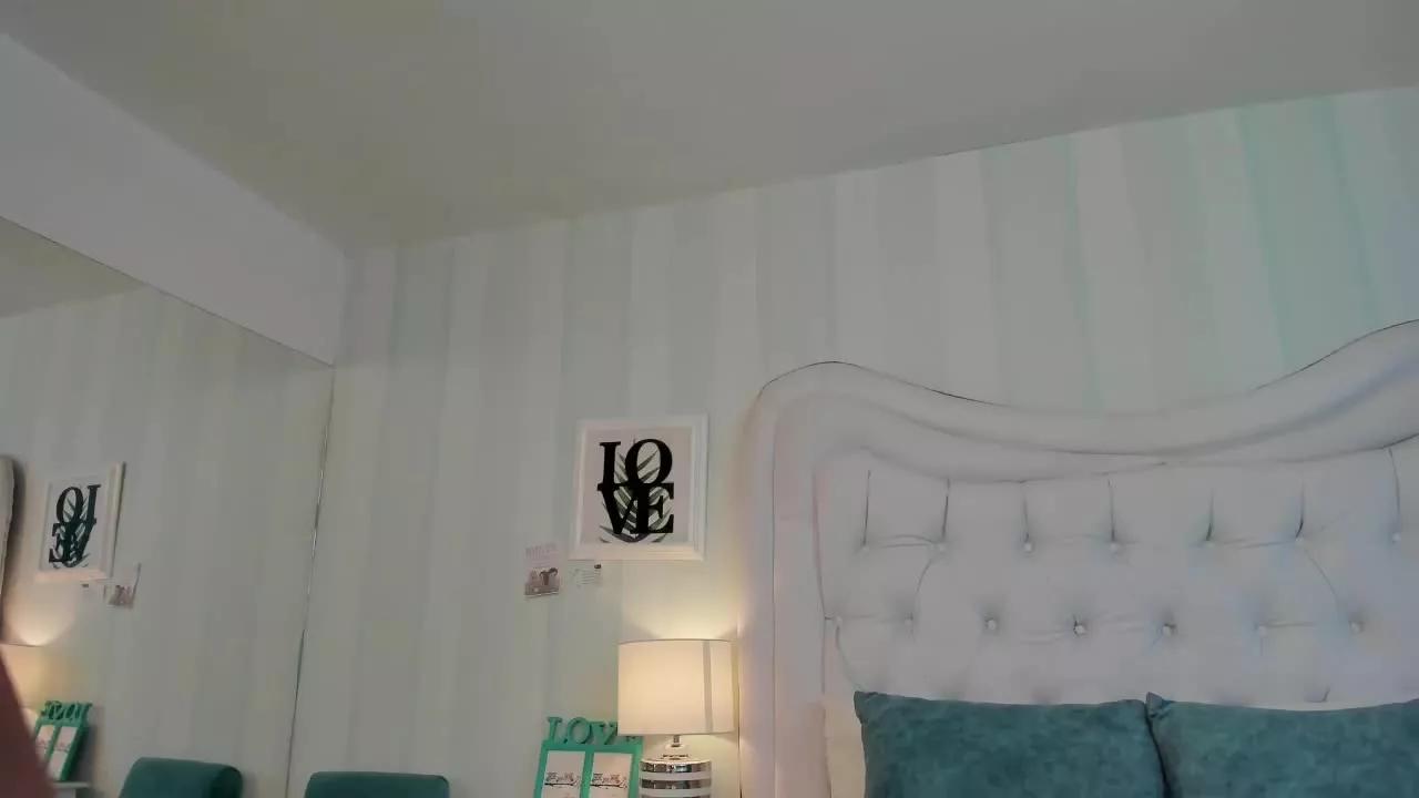 KendallStonee on Streamray 