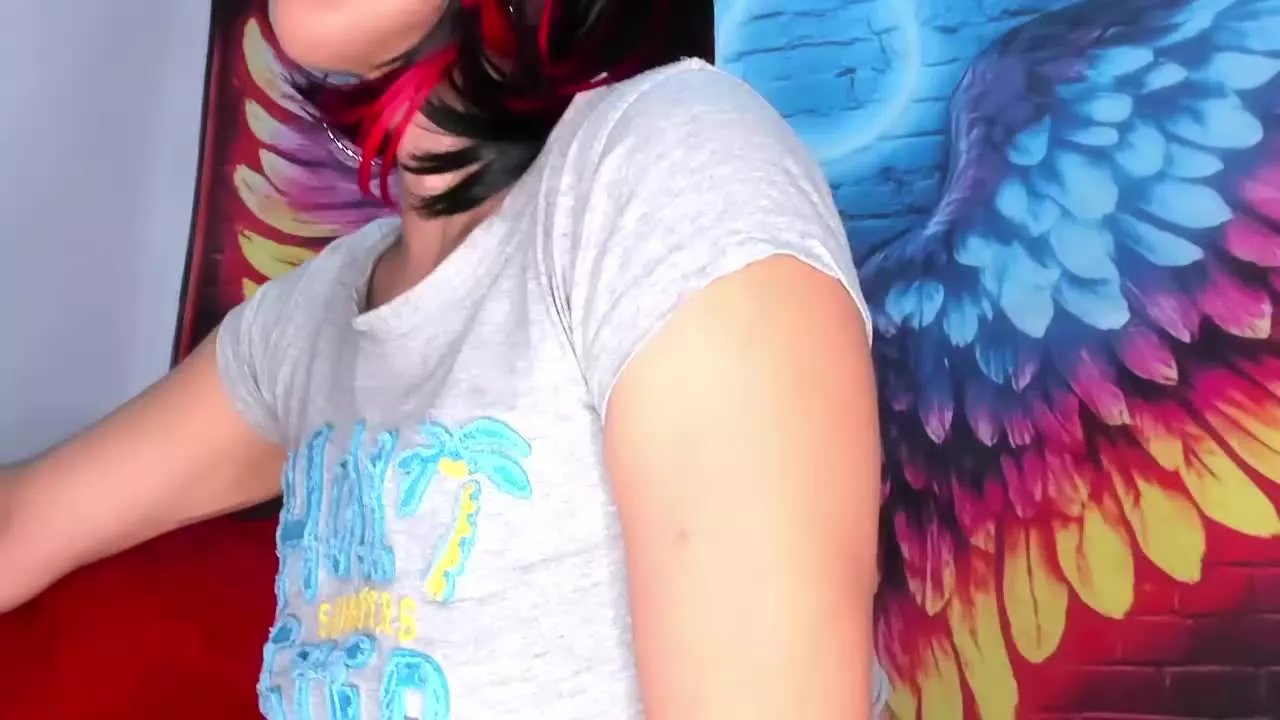 Offline miss_freyaaa on Streamray