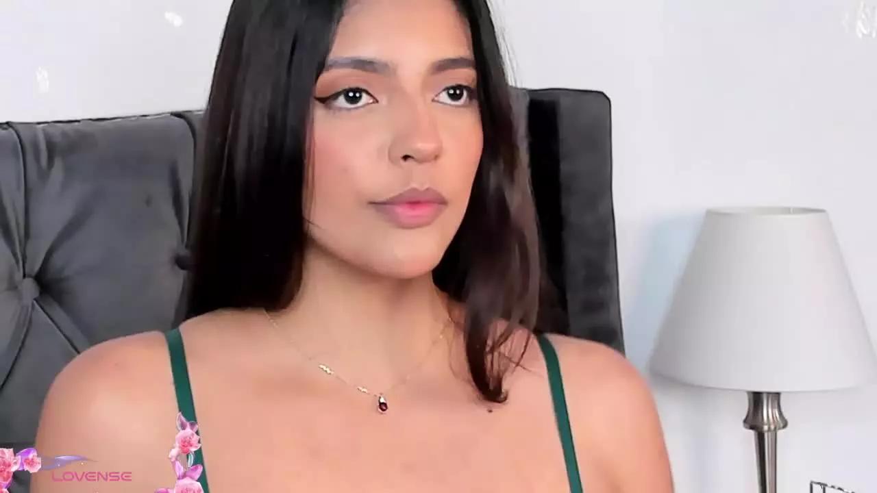 SofiaJons on Streamray 