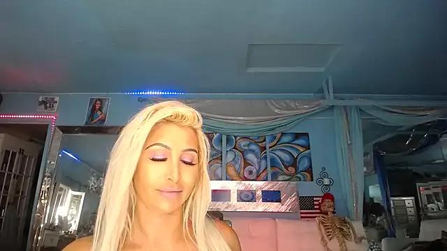 ADRIANNA_FOX on StripChat