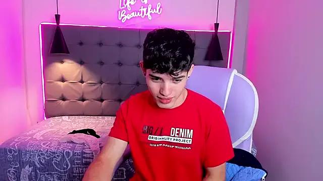 AlejooTwink on StripChat