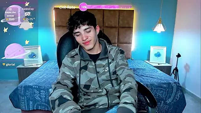 AlejooTwink on StripChat