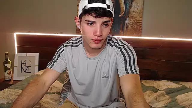 AlejooTwink on StripChat