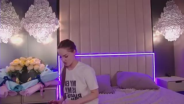 AlexaBright on StripChat