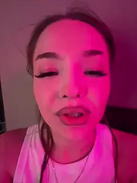 AlexaBright on StripChat