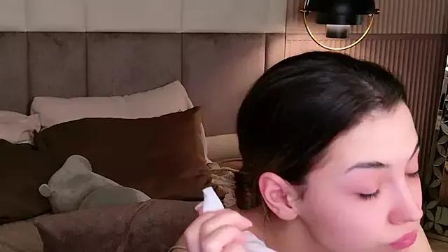 Alice_Deleon on StripChat 