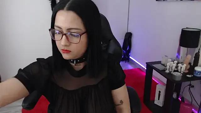 alison_slave on StripChat