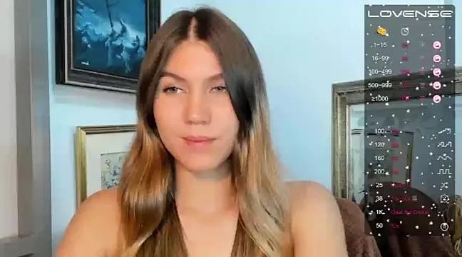 AmelieLaurent_ on StripChat