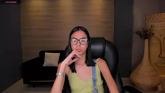 AprilStone_ on StripChat 