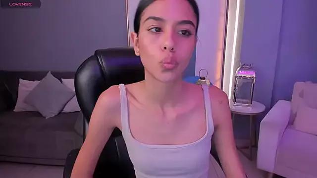 AprilStone_ on StripChat 