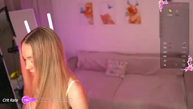 avroramey on StripChat 