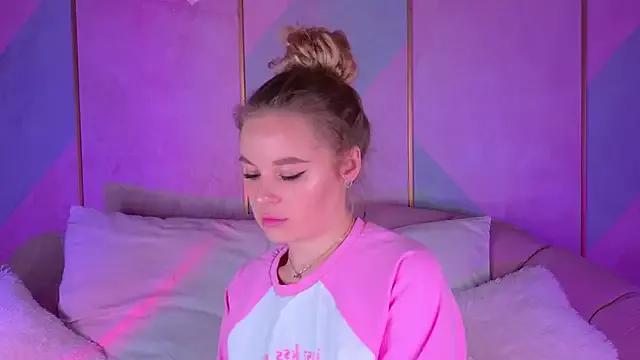 BeatriceEsmont on StripChat