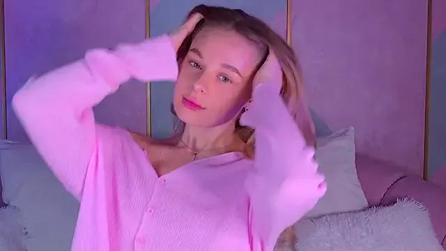 BeatriceEsmont on StripChat