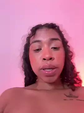 bella__honey on StripChat 