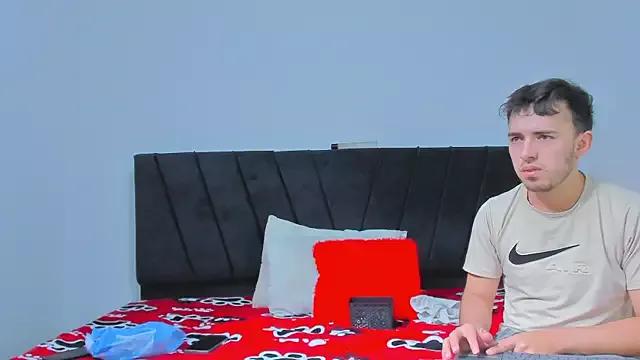 big-dicktop23 on StripChat