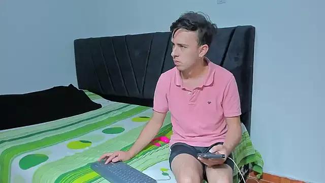 big-dicktop23 on StripChat