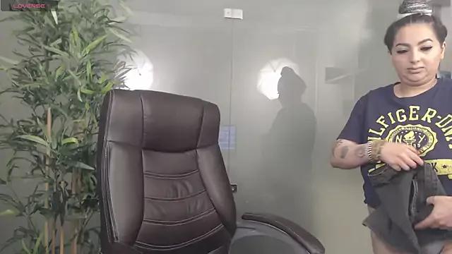 BustyAllyy on StripChat