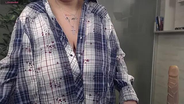 BustyAllyy on StripChat