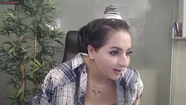 BustyAllyy on StripChat