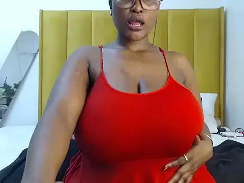 Bustygoddess32 on StripChat