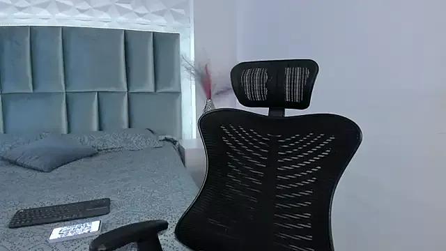 Freechat canelleGarces on StripChat