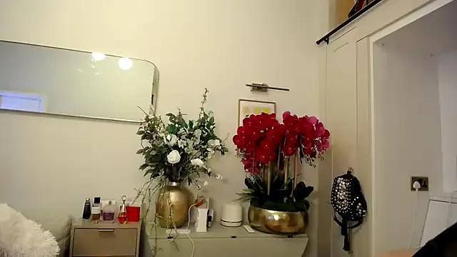 Carlamodel on StripChat