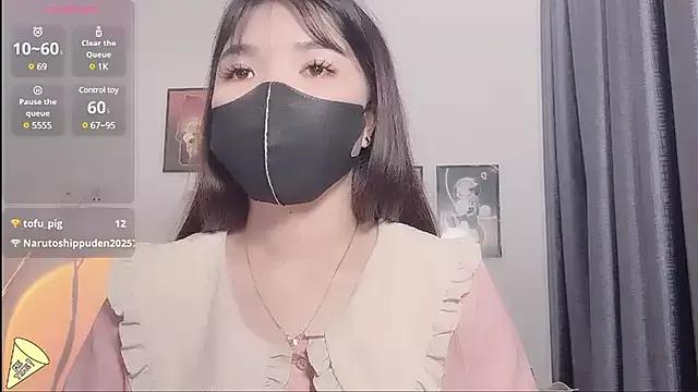 Caryln-Bun on StripChat