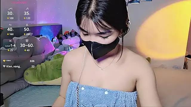 Caryln-Bun on StripChat