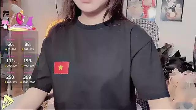 Caryln-Bun on StripChat