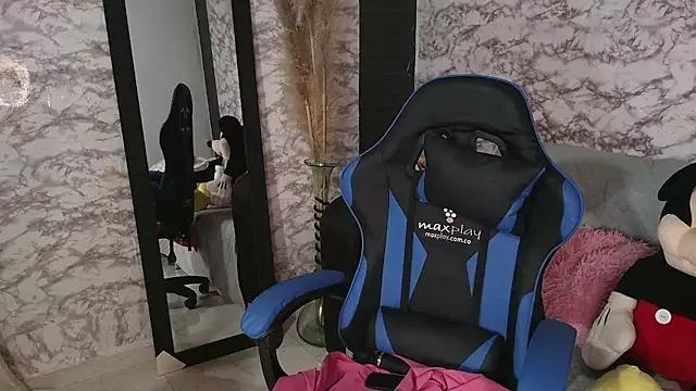 CelesteRouse1 on StripChat 