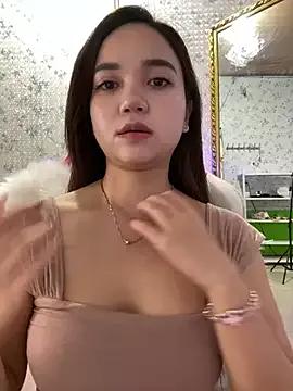 CindyQueen22 on StripChat