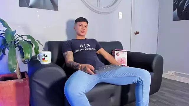 Cristopher_strong on StripChat 