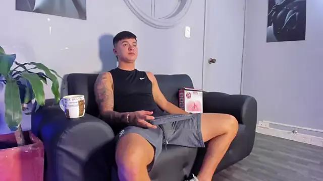Cristopher_strong on StripChat 
