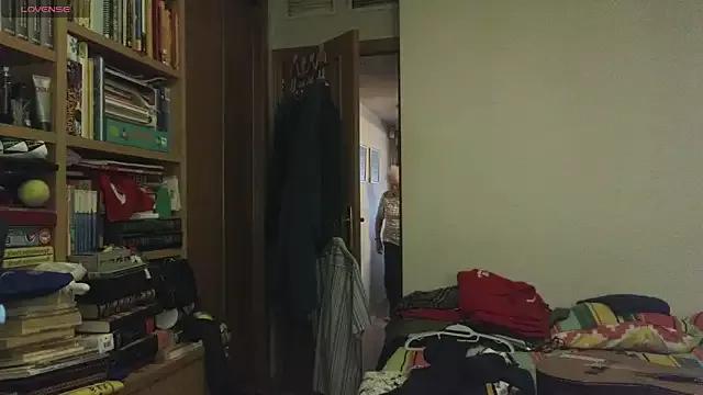 curiosillo83 on StripChat