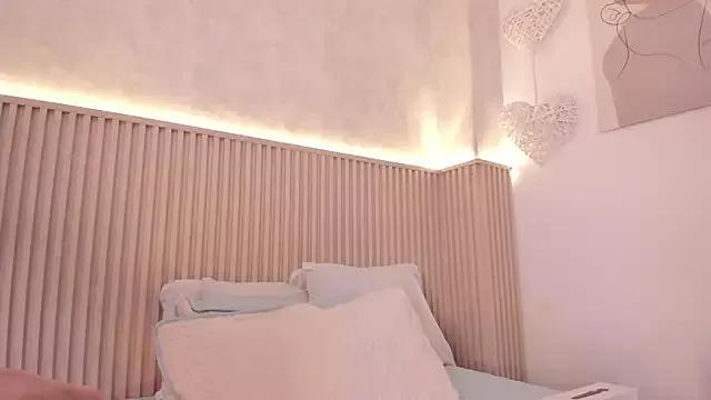 daiana_curly on StripChat