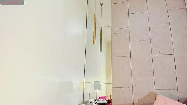 daphne_courtis on StripChat