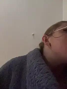 Freechat Demure_Whore on StripChat