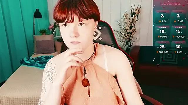 DreamyLuna on StripChat