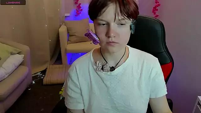 DreamyLuna on StripChat