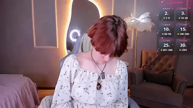 DreamyLuna on StripChat