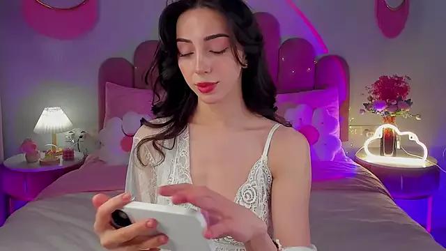 ElsaYoung on StripChat