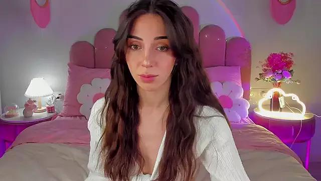 ElsaYoung on StripChat