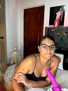 ema_zoe on StripChat